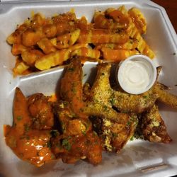 Ventura's Lounge & Leaf