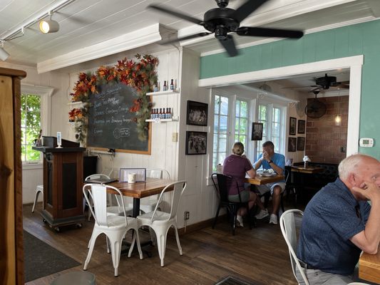 Bird's Nest Cafe by null