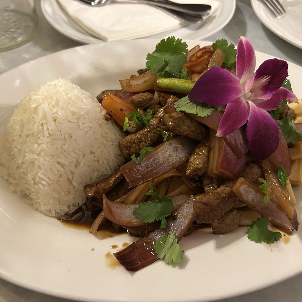 Lucky Garden - LOMO SALTADO - Peruvian Near Me - Vallejo, California Lucky Garden - LOMO SALTADO - Peruvian Near Me - Vallejo, California