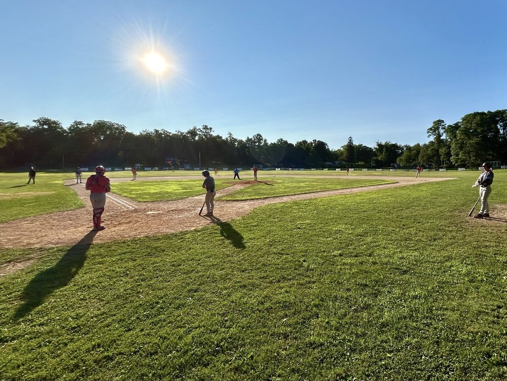Fiske Field Logo