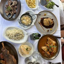 Los Abanicos - Rabbit stew, beef Wellington, lamb shoulder, lamb chop.