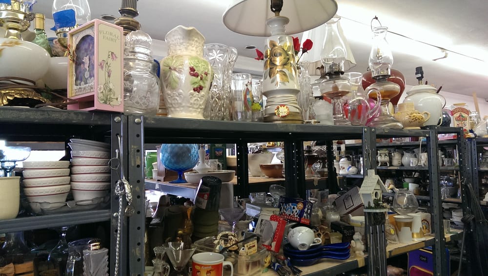 BEL RIDGE FLEA MARKET Updated September 2024 8943 Natural Bridge Rd, Saint Louis, Missouri