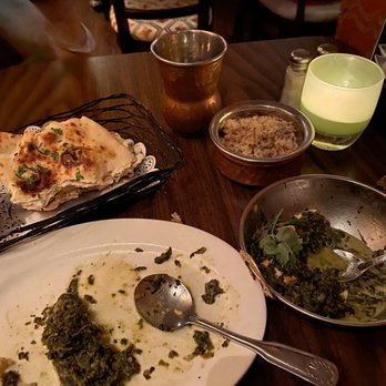 Annapurna Cafe - Spinach Paneer with Garlic Naan - Indian Near Me - Seattle, Washington Annapurna Cafe - Spinach Paneer with Garlic Naan - Indian Near Me - Seattle, Washington
