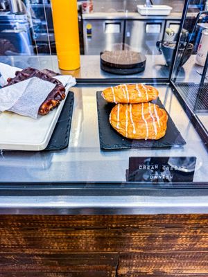 Top Hat Coffee Lounge by null