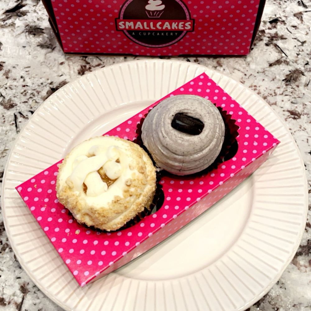 Smallcakes Keller - Cupcake- Apple Pie & Oreo - Cupcakes Near Me - Keller, Texas