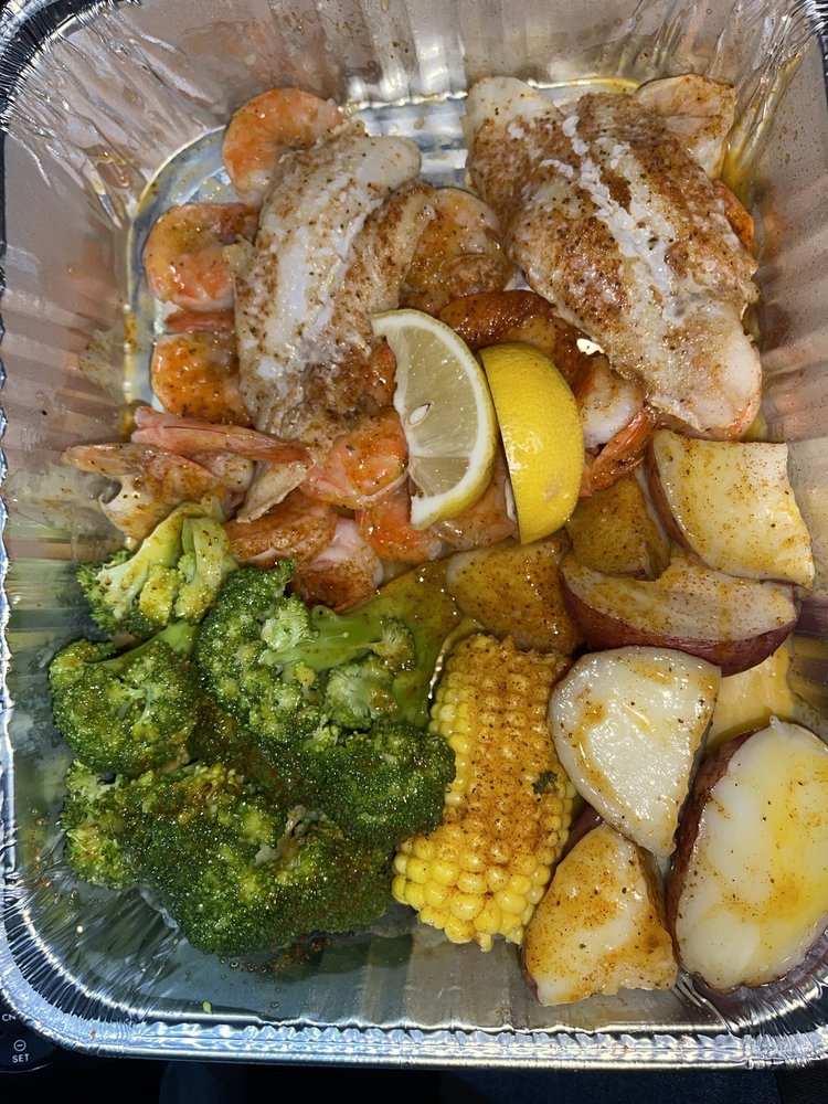 SEAFOOD JUNCTION Updated September 2024 410 S Chicago St, Joliet