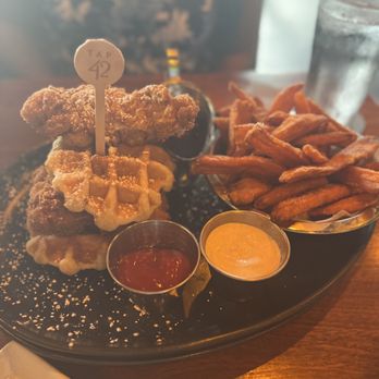 Tap 42 - Southern Fried Chicken and Waffles - Beer Bar Near Me - Aventura, Florida