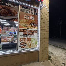 Exterior photo of Brooklyn Halal Grilled Chicken & Pizza - Worth, Illinois Exterior photo of Brooklyn Halal Grilled Chicken & Pizza - Worth, Illinois