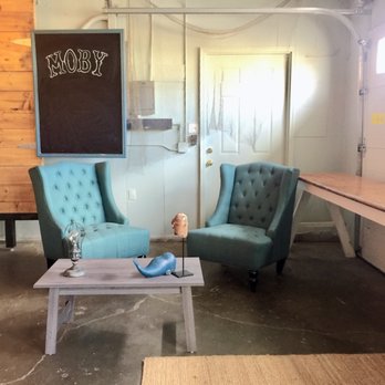 Moby Coffee Roasters - Comfy chairs and plenty of space to sip coffee and hangout - Coffee Roasteries Near Me - Mount Hood, Oregon