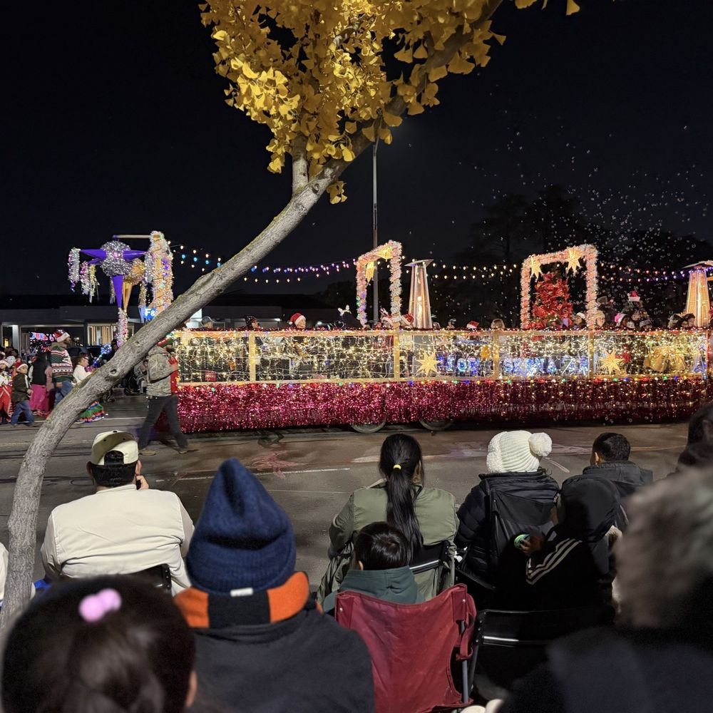Parade of Lights Modesto, CA - Last Updated December 2025 - Yelp, image size:1000x1000