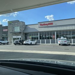 Turkey Hill - Storefront