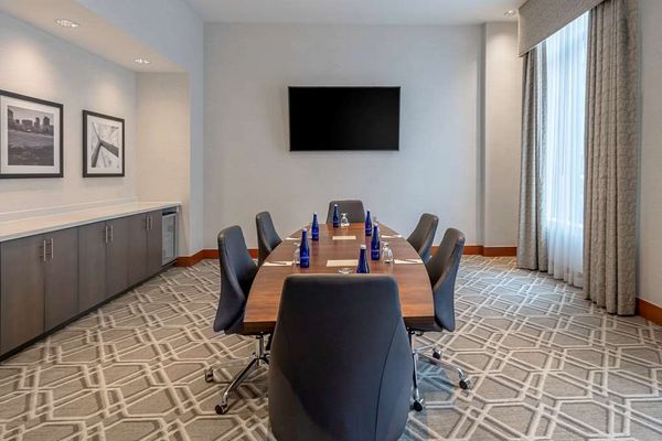 Embassy Suites by Hilton Boston at Logan Airport by null