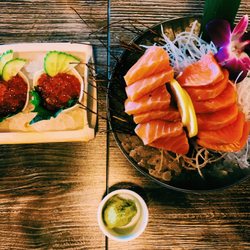 Sasa Sushi - Seared salmon belly, salmon and salmon roe.