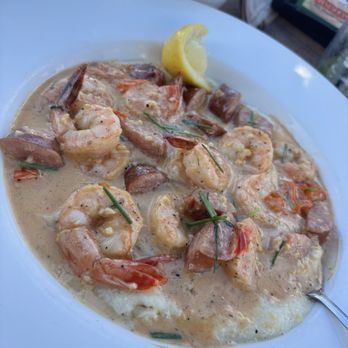 Down Under Restaurant - Shrimp and grits... very good - Seafood Near Me - Fernandina Beach, Florida