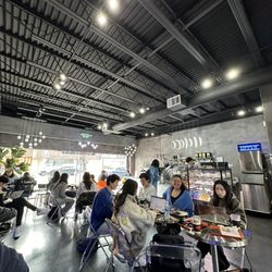 Cafe Upper - Indoor seating area