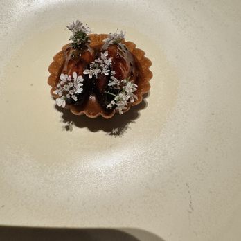 Quintonil - Baked mussels with cilantro flowers tartlet - Mexican Near Me - Ciudad de México, DIF