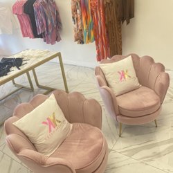 Keisha Kouture - Sitting area
