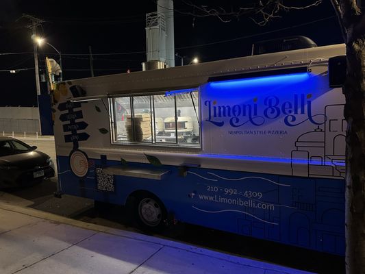 Limoni Belli Pizzeria– Food Truck & Artisan Pizza Delivery by null