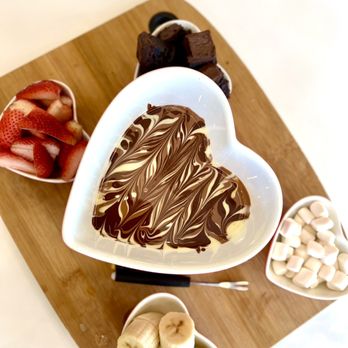 D Spot Dessert Cafe - Fondue for two - Ice Cream & Frozen Yogurt Near Me - Edmonton, Alberta D Spot Dessert Cafe - Fondue for two - Ice Cream & Frozen Yogurt Near Me - Edmonton, Alberta
