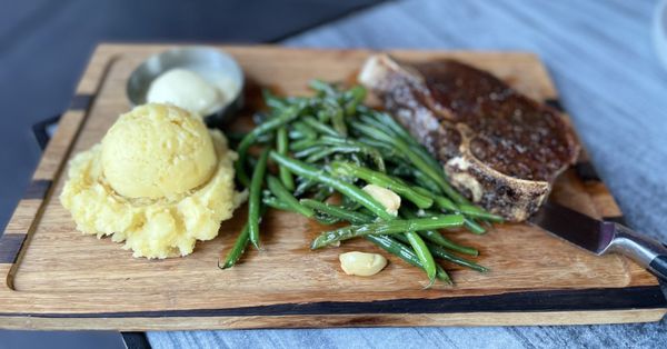 SLATE Steak, Sushi and Cocktails by null