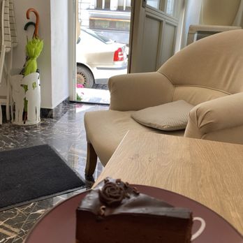MyRaw Café - Chocolate cake - Live/Raw Food Near Me - Prague, Puerto Rico MyRaw Café - Chocolate cake - Live/Raw Food Near Me - Prague, Puerto Rico