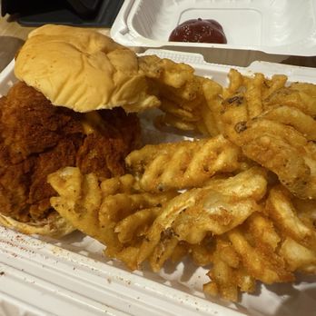 YoYo Chicken - Hot dry rub was spicy!!!! & I like spicy !!! - Chicken Wings Near Me - Deer Park, New York