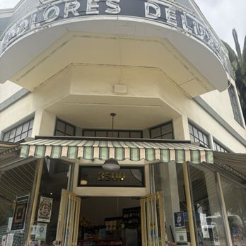 Dolores Deluxe - The front door right on the corner very inviting - Beer, Wine & Spirits Near Me - San Francisco, California Dolores Deluxe - The front door right on the corner very inviting - Beer, Wine & Spirits Near Me - San Francisco, California