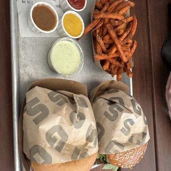 Gott's - Burgers - Burgers Near Me - Los Angeles, California