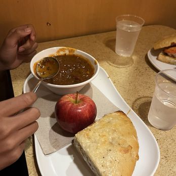 Panera Bread - Hearty Fireside Chili & Chicken Bacon Rancher - Salad Near Me - Norridge, Illinois Panera Bread - Hearty Fireside Chili & Chicken Bacon Rancher - Salad Near Me - Norridge, Illinois