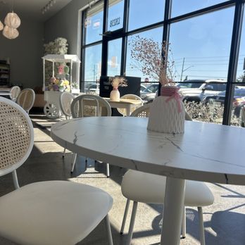 Dreamy Tea - Inside - Desserts Near Me - Winter Garden, Florida