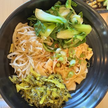 Social Eatery - Vegetarian thick noodles with vegetables - Bubble Tea Near Me - Millbrae, California Social Eatery - Vegetarian thick noodles with vegetables - Bubble Tea Near Me - Millbrae, California