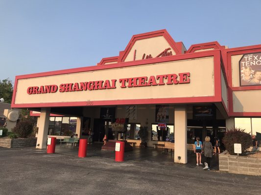 Mickey Gilley Grand Shanghai Theatre by null