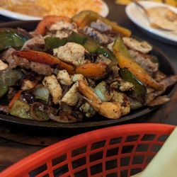 Oysters Mexican & Seafood - Mixed fajitas
