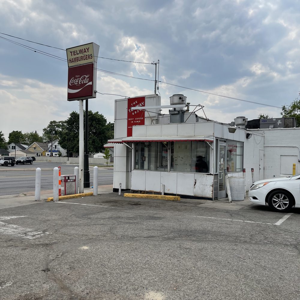 Telway Hamburgers - a car parked in a parking lot - Burgers Near Me - Detroit, Michigan Telway Hamburgers - a car parked in a parking lot - Burgers Near Me - Detroit, Michigan