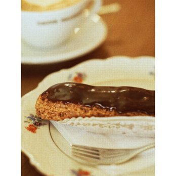 Eclair au Café - Eclair au Chocolate - Cafes Near Me - Hamburg, HH