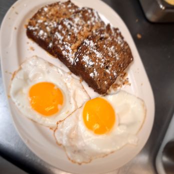 The Green Apple - a plate of breakfast foods - Cafes Near Me - Waterloo, New York