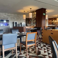 Tradewinds - Inside near windows