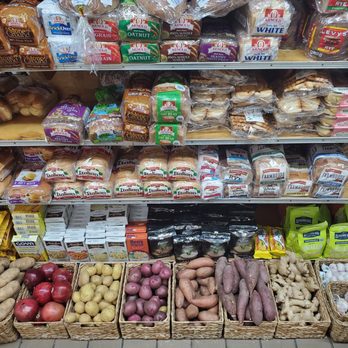 Fresh Superette - a variety of foods on display in a grocery store - Grocery Near Me - New York, New York Fresh Superette - a variety of foods on display in a grocery store - Grocery Near Me - New York, New York