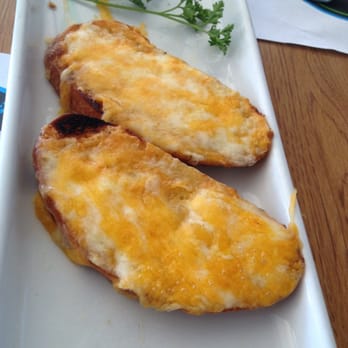 Steve's Steakhouse - Gross cheesy garlic bread. Mushy, too much mediocre cheese. - Steakhouses Near Me - Avalon, California