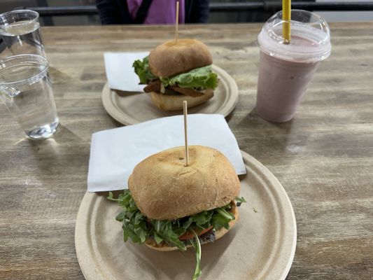 NOMZ - Coffee & Bar by null