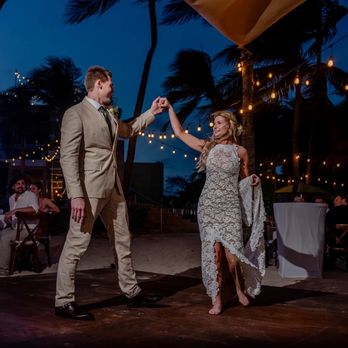 Step by Step - Destination wedding with a relaxed and sweet first dance - Dance Studios Near Me Step by Step - Destination wedding with a relaxed and sweet first dance - Dance Studios Near Me