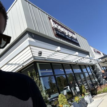 honeygrow - Salad Near Me - Old Bridge, New Jersey