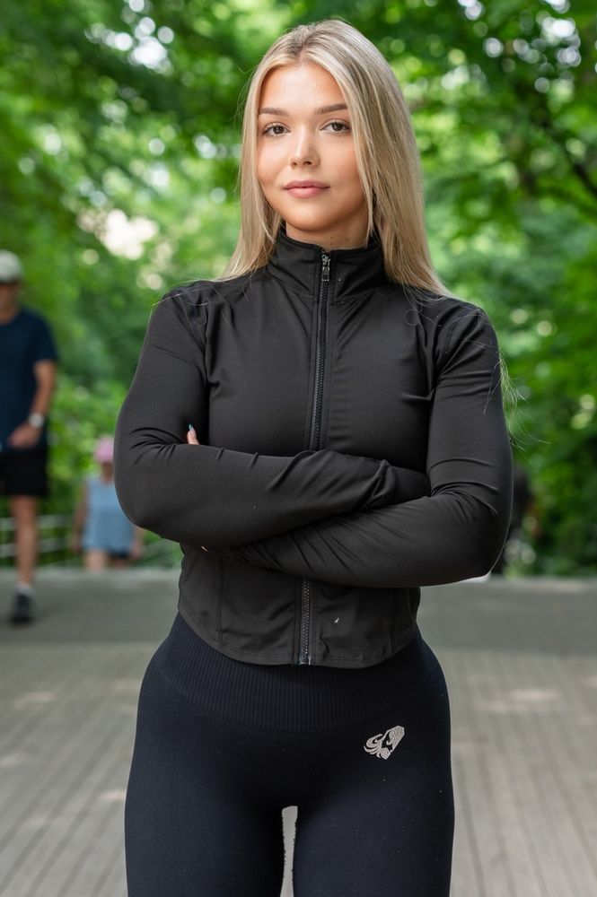 Becca Matelle Fitness Logo