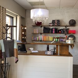 Swayzee's Hair Studios - Front Desk