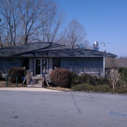 Chickasaw Point Golf Course - View of the front of the clubhouse.