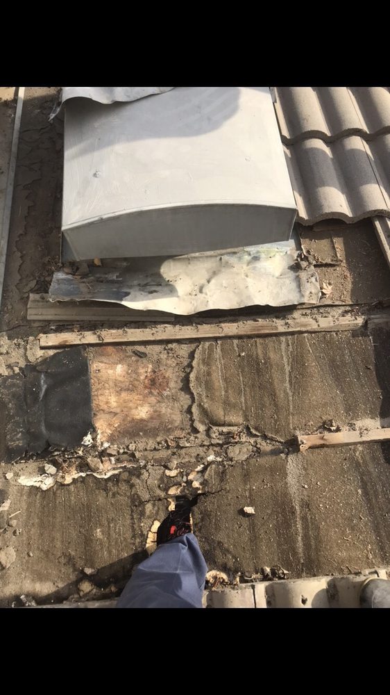 Slide of Premiere Roofing