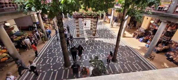 Mercado dos Lavradores (farmers' market) by null