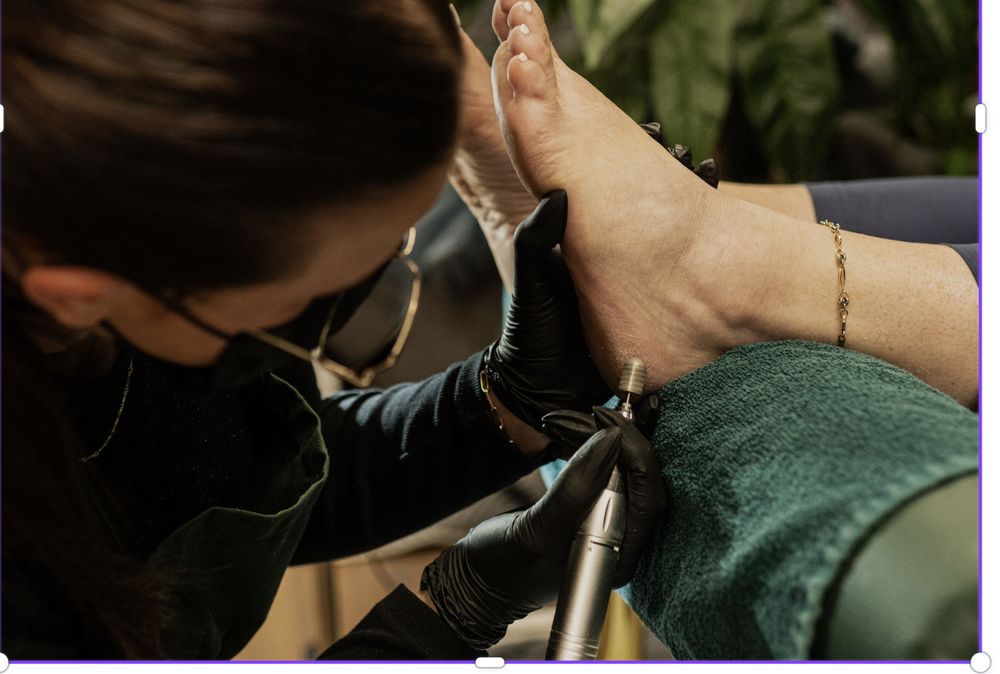 Nail Art Lounge Logo