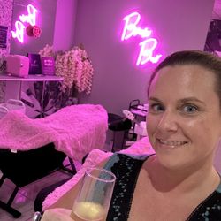LASH - First express facial with Kennadi was super relaxing & my skin is so smooth now!