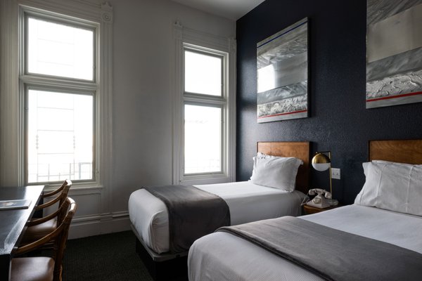 The Metro Hotel by null
